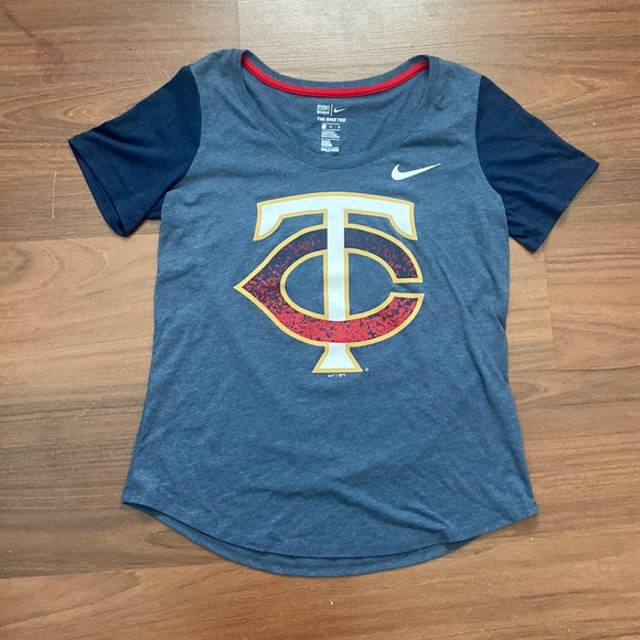Nike Tops - Women’s twins tee